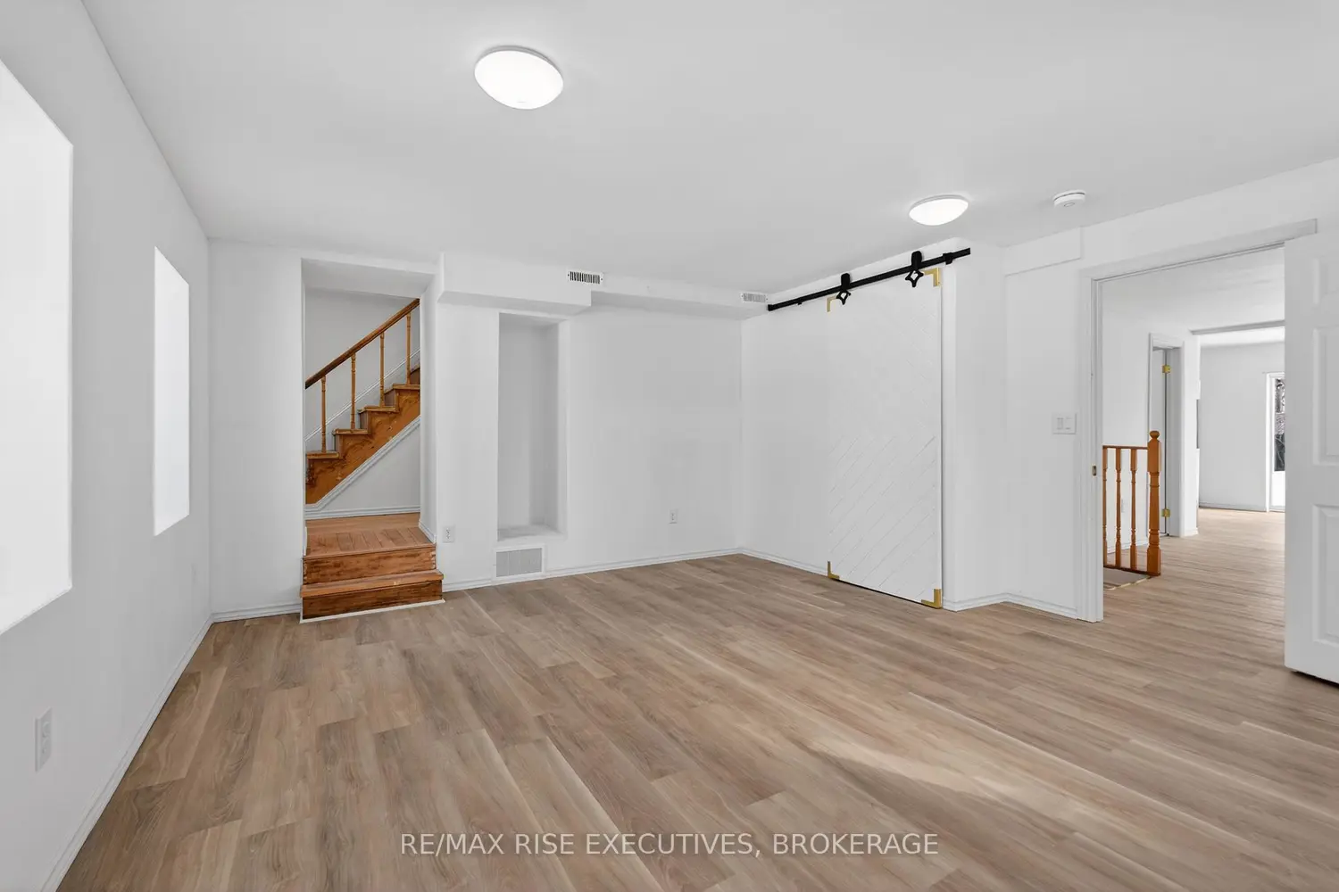 750 Moira Road photo 4