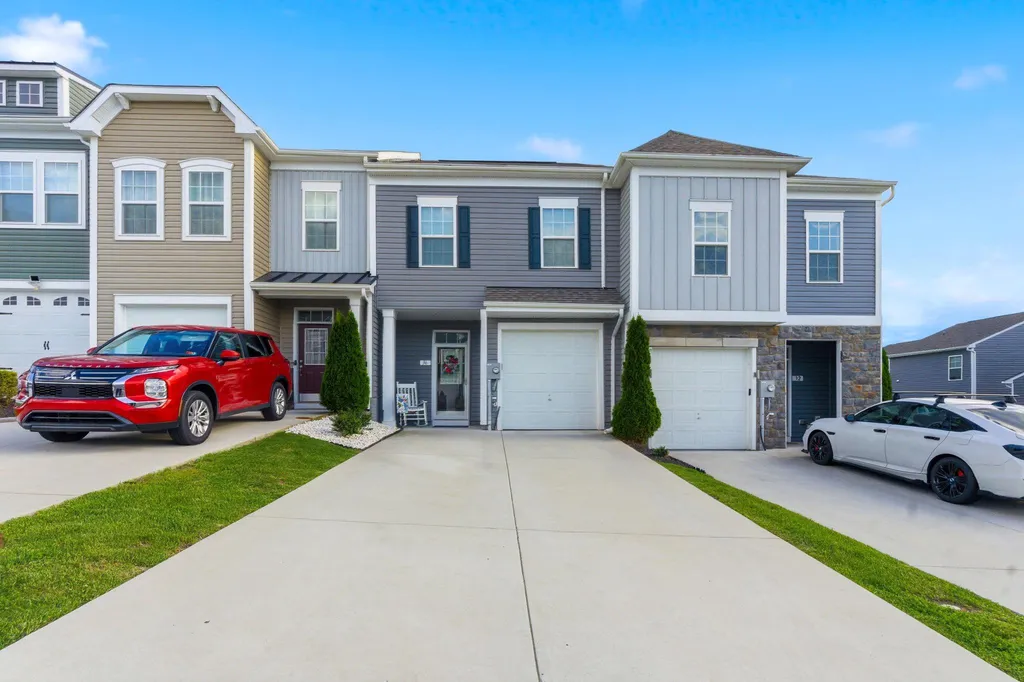 36 Tuxford Road, Falling Waters, WV 25419