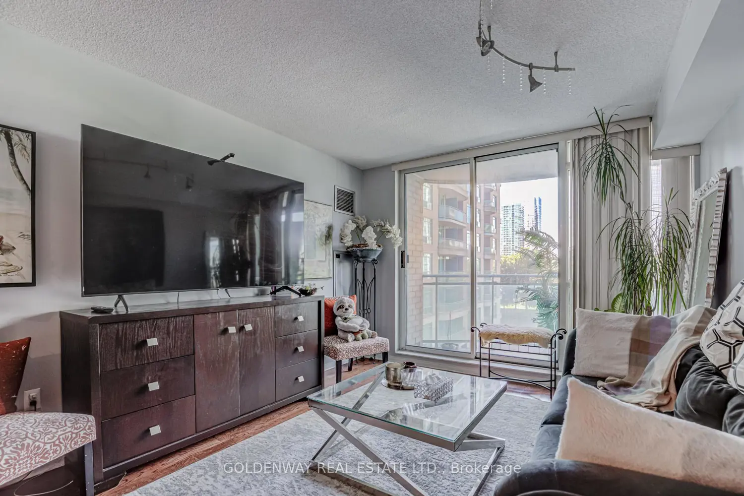 Additional image 6 of 18 Pemberton Avenue 402
