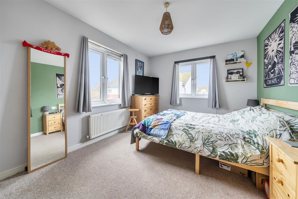 2 bed flat for saleCombe Walk, Devizes SN10 photo 4