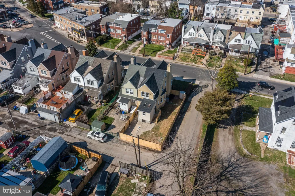 219 N Wycombe Avenue, Lansdowne, PA 19050