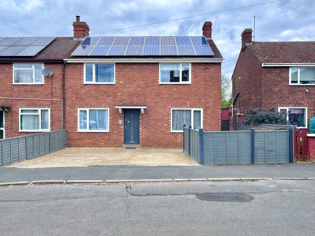 4 bed semi-detached house for saleCambridgeshire Close, Ely CB6