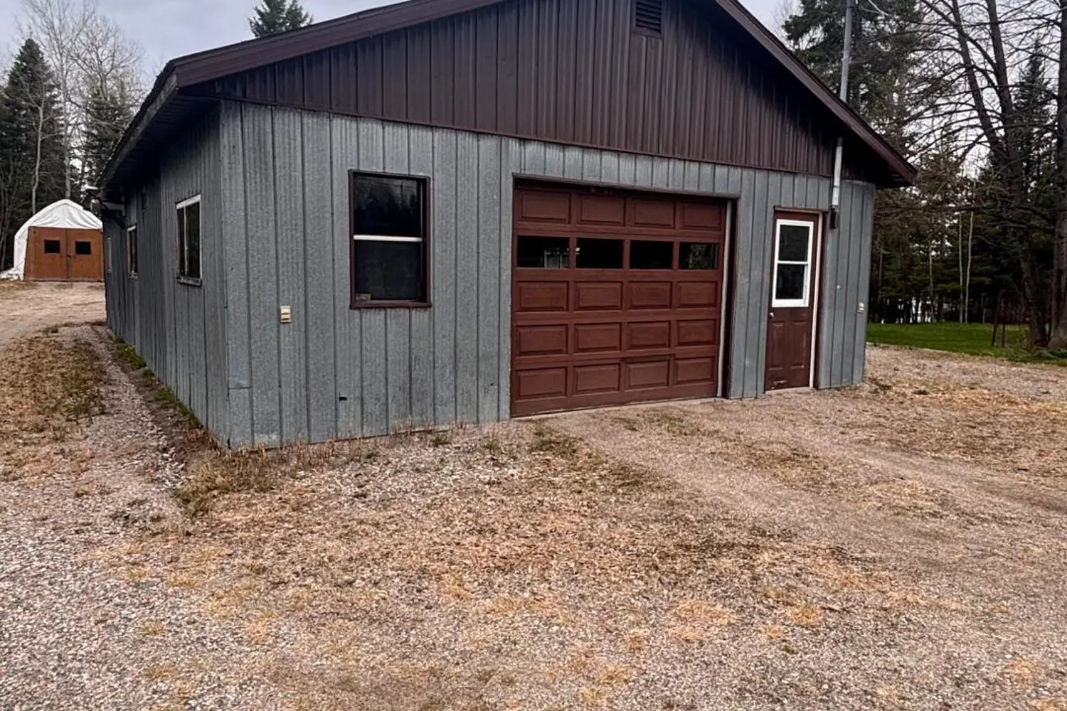 9255 Hwy 11 Highway