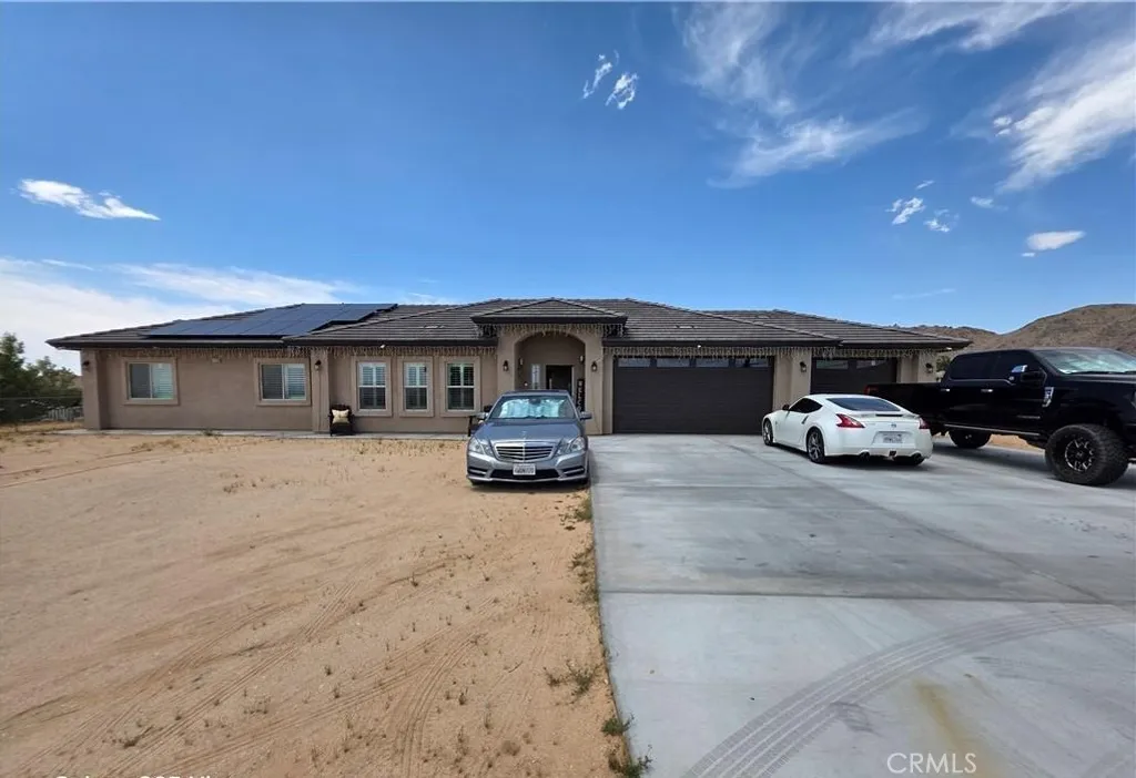 24236 Cahuilla Road, Apple Valley, CA 92307 photo 2