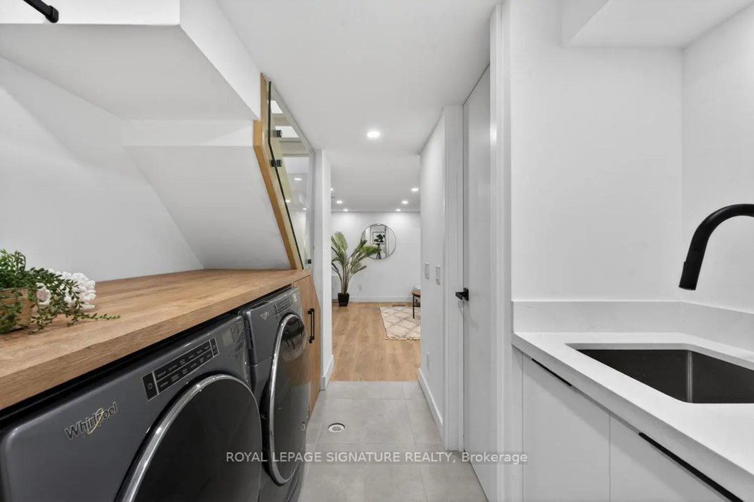 Additional image 15 of 228 Queensdale Avenue
