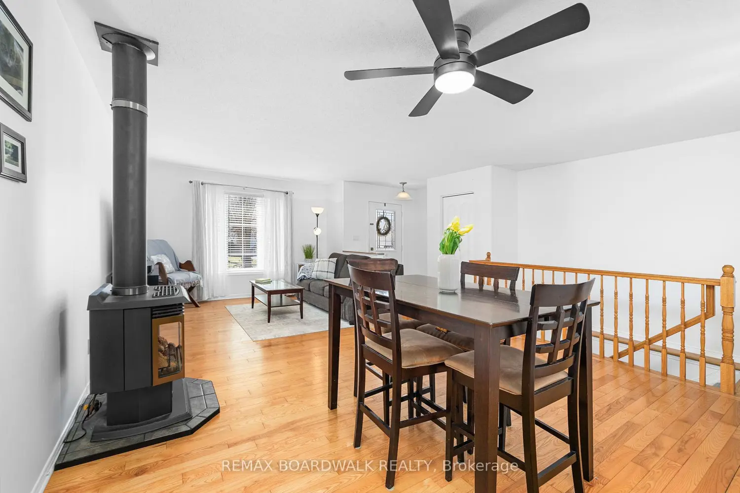 403 Flora Street photo 3