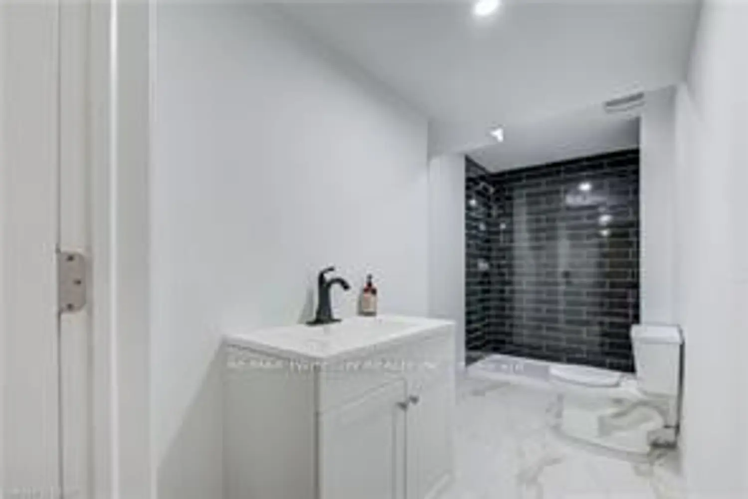 Additional image 13 of 195 Charles Street