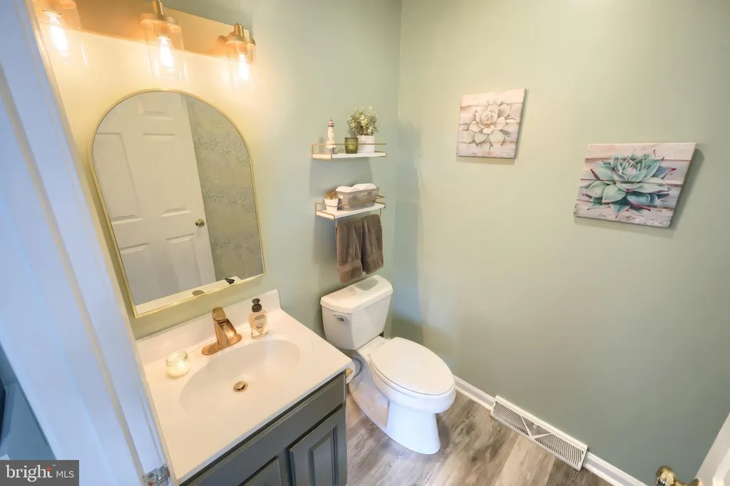 Additional image 14 of 132 White Fence Lane, York, PA 17408