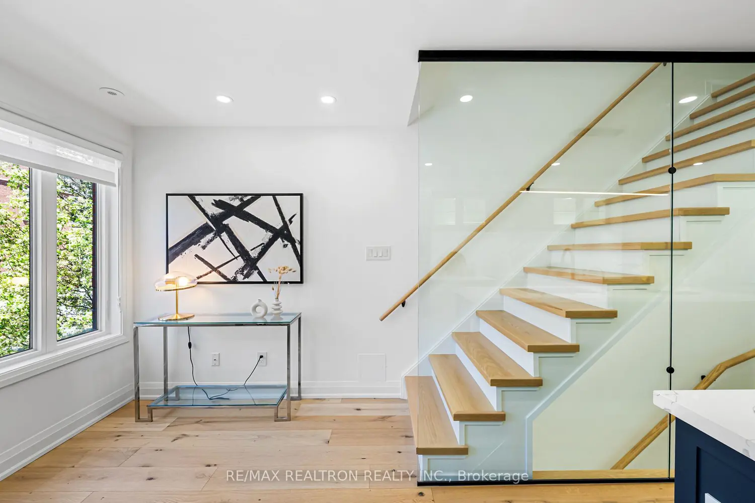 25 Laidlaw Street 506