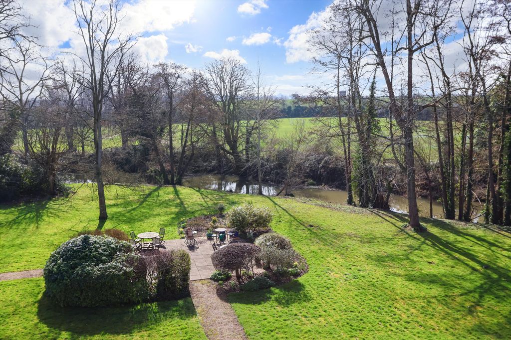 Additional image 14 of 3 bed flat for saleMolesey Park Road, East Molesey, Surrey KT8
