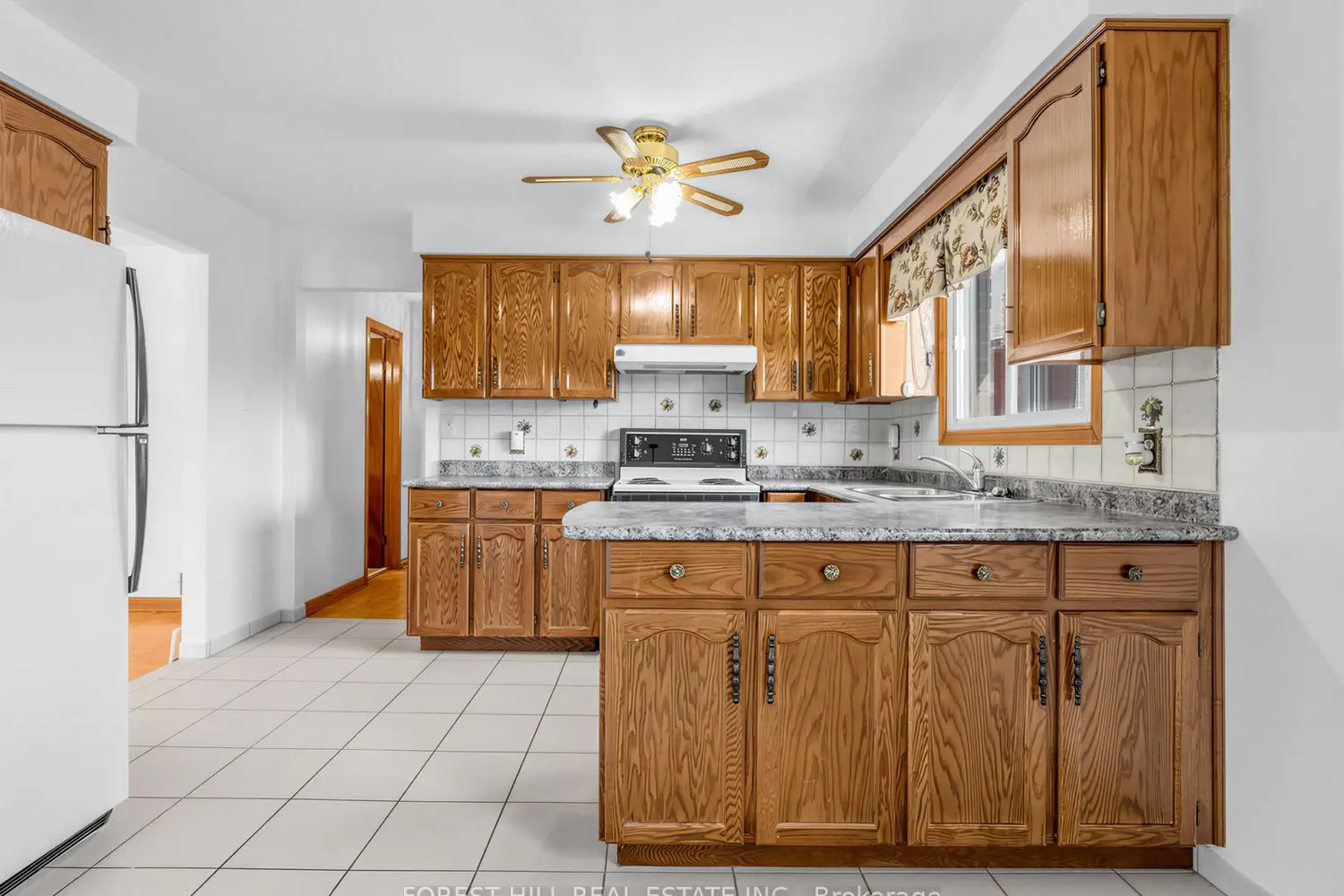 10 Boyne Highland Court photo 5
