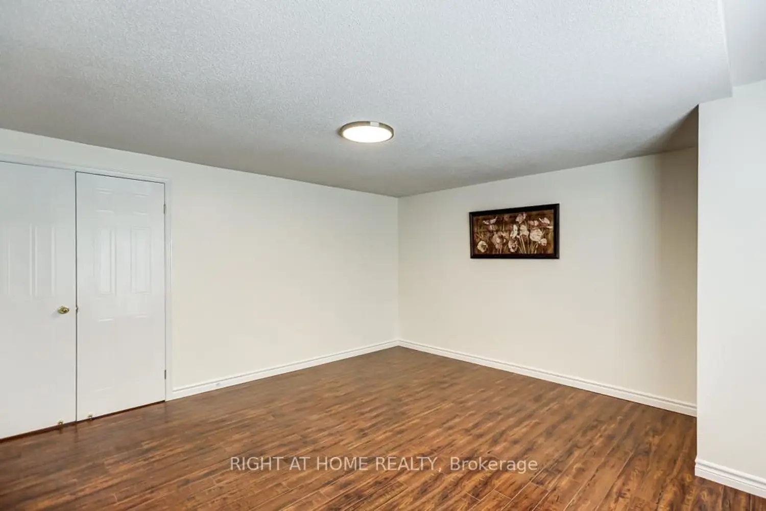 Additional image 10 of 402 Lausanne Crescent