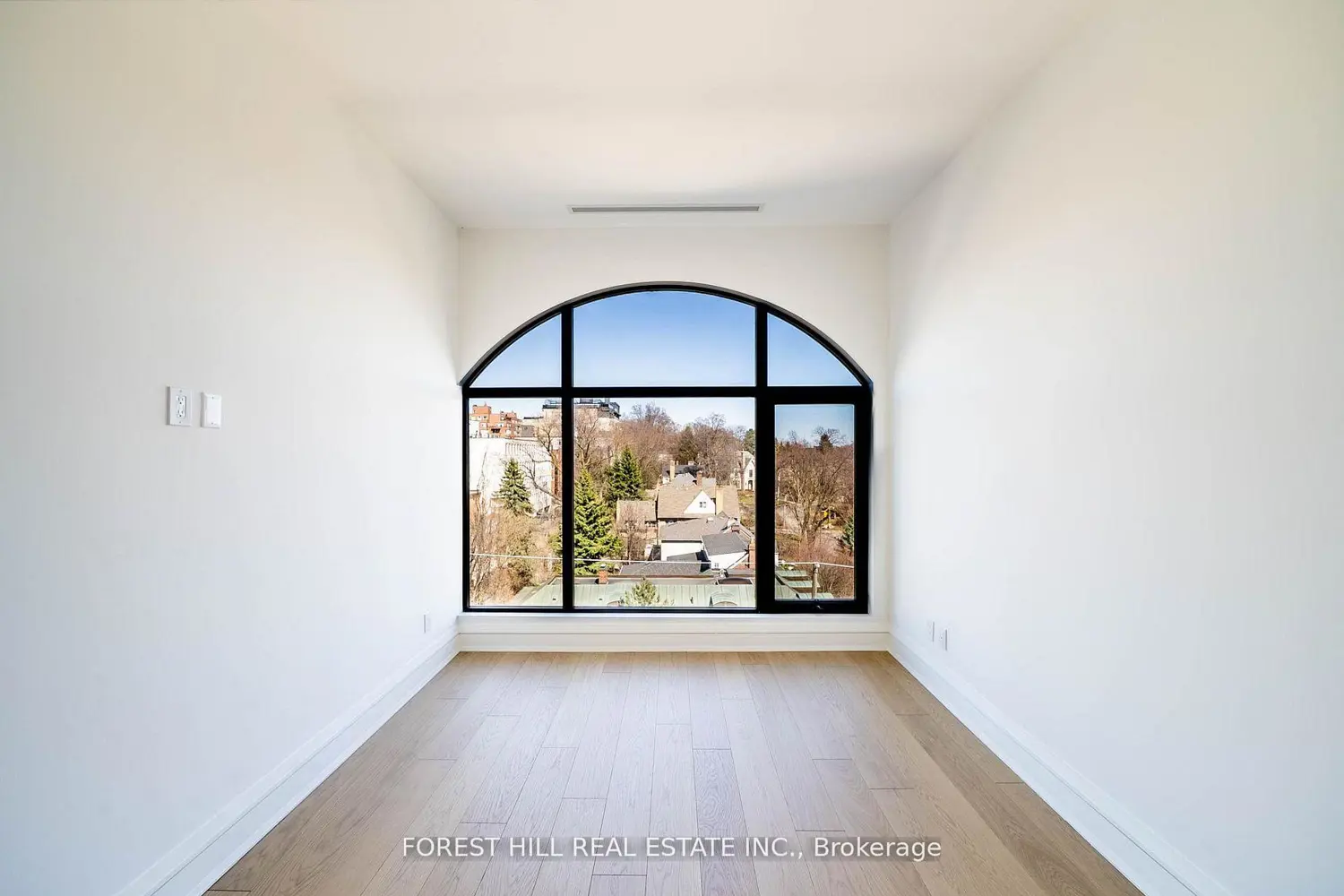 Additional image 14 of 2010 Bathurst Street 6A
