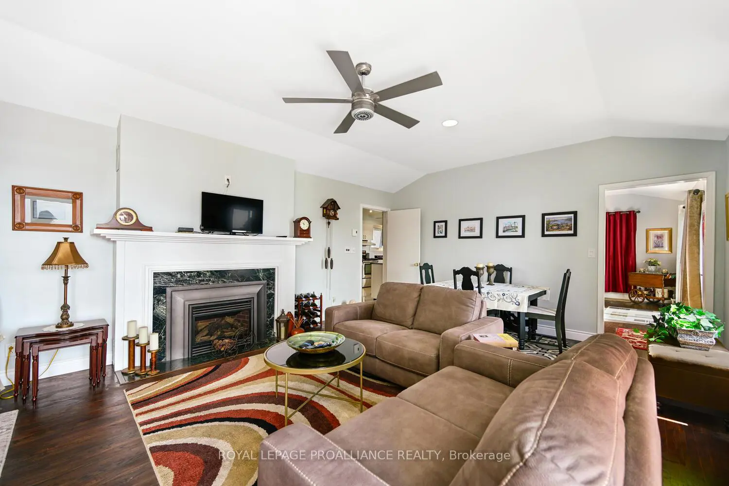 10 Cliffside Crescent photo 3