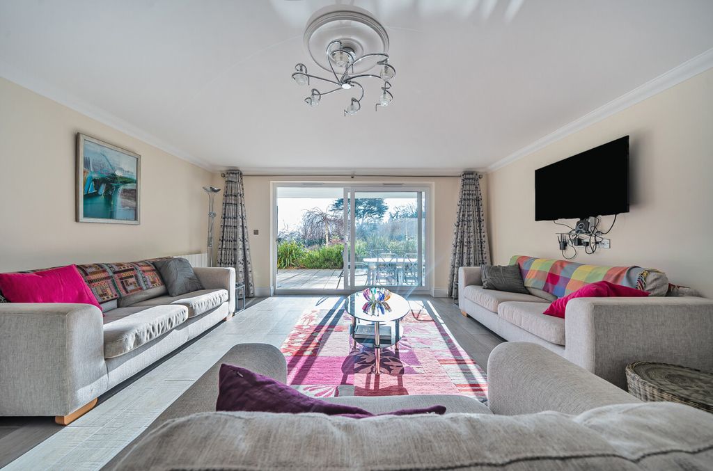 3 bed flat for saleHolcombe Drive, Holcombe, Devon EX7 photo 4