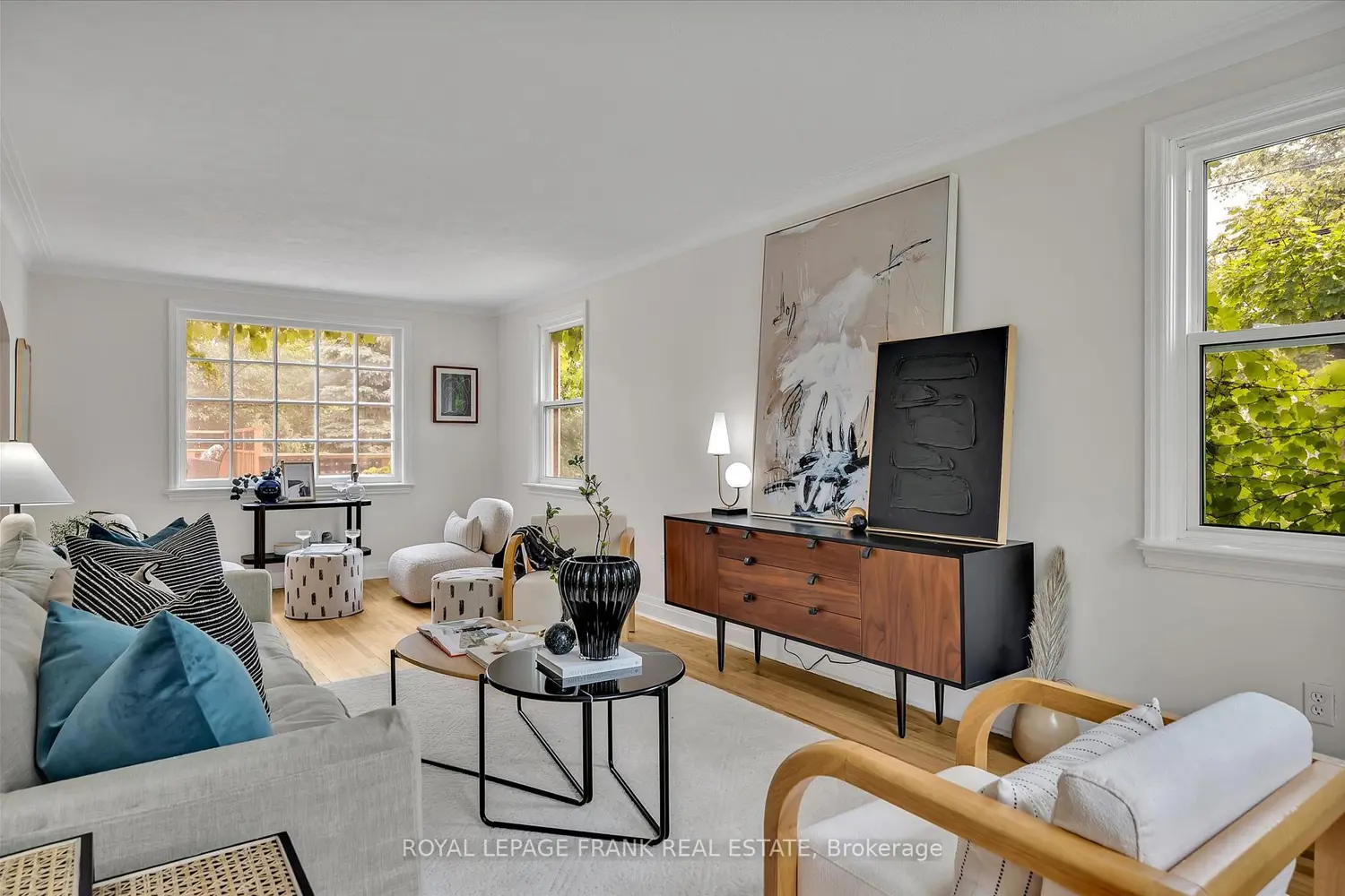 470 Albertus Avenue photo 3