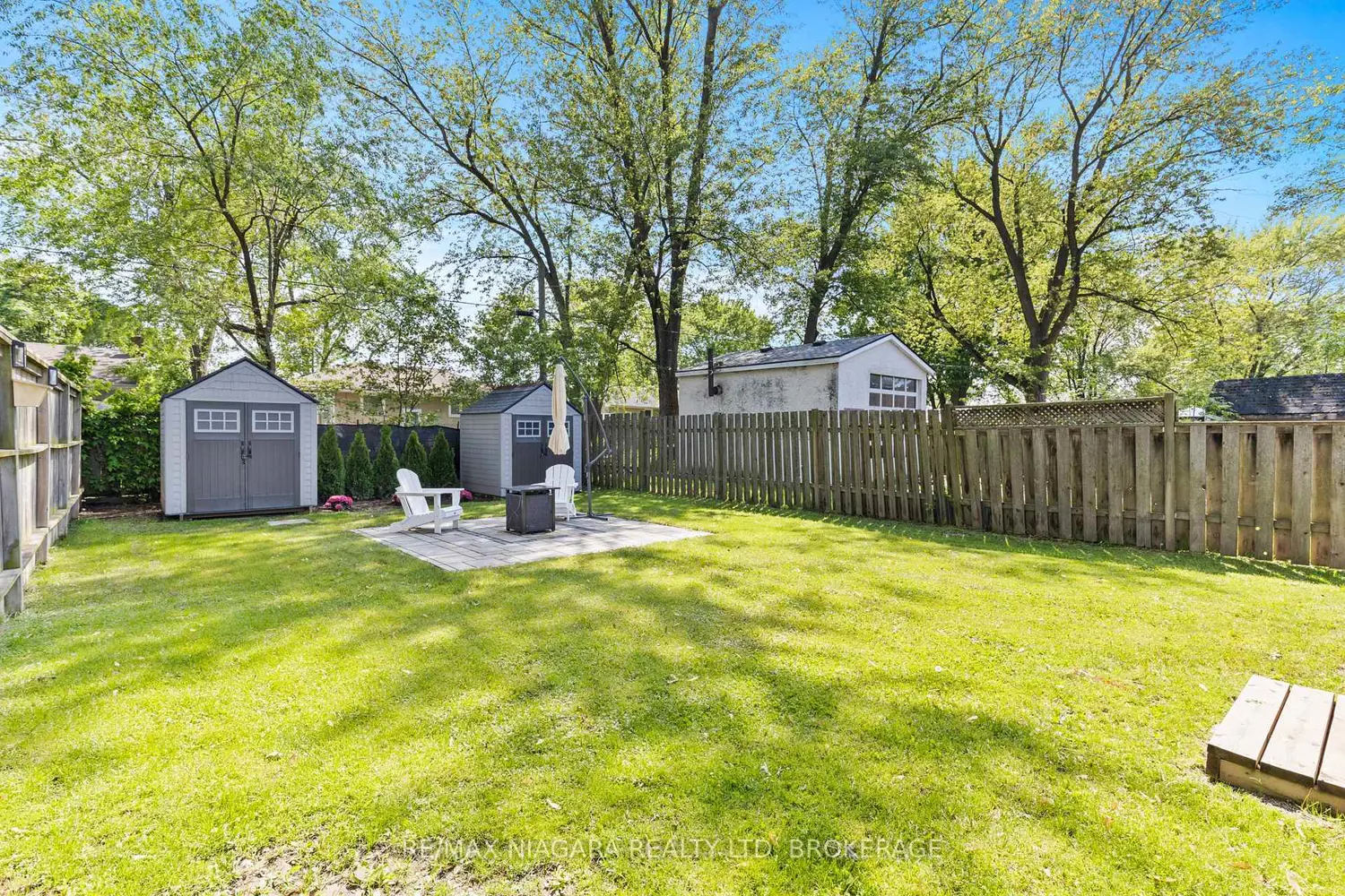 38 Alexandra Boulevard photo 3
