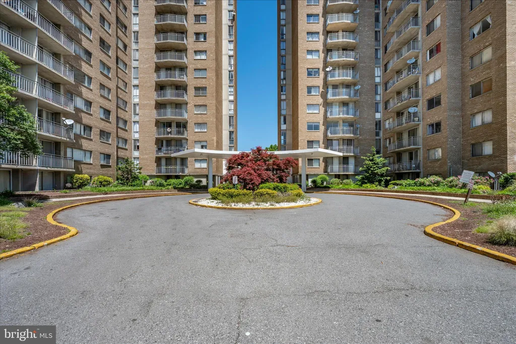 1836 Metzerott Road Unit 1504, Hyattsville, MD 20783 photo 2