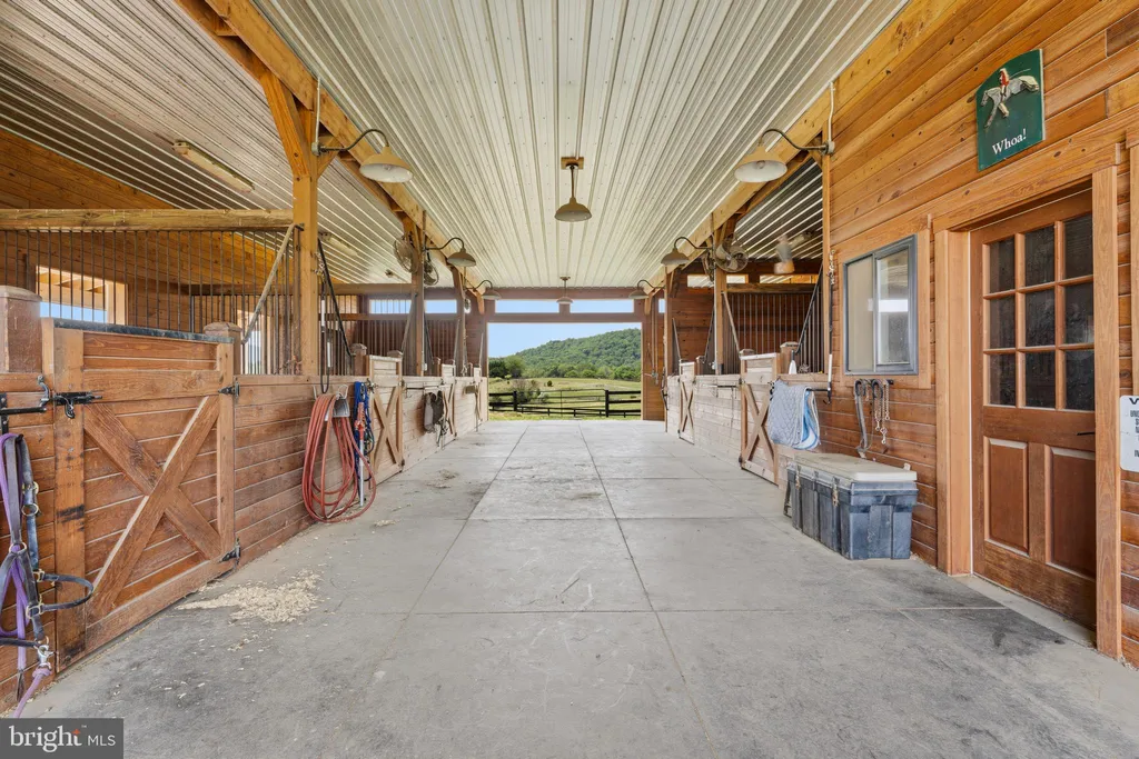 Additional image 7 of 23 White Horse Hill Lane, Amissville, VA 20106