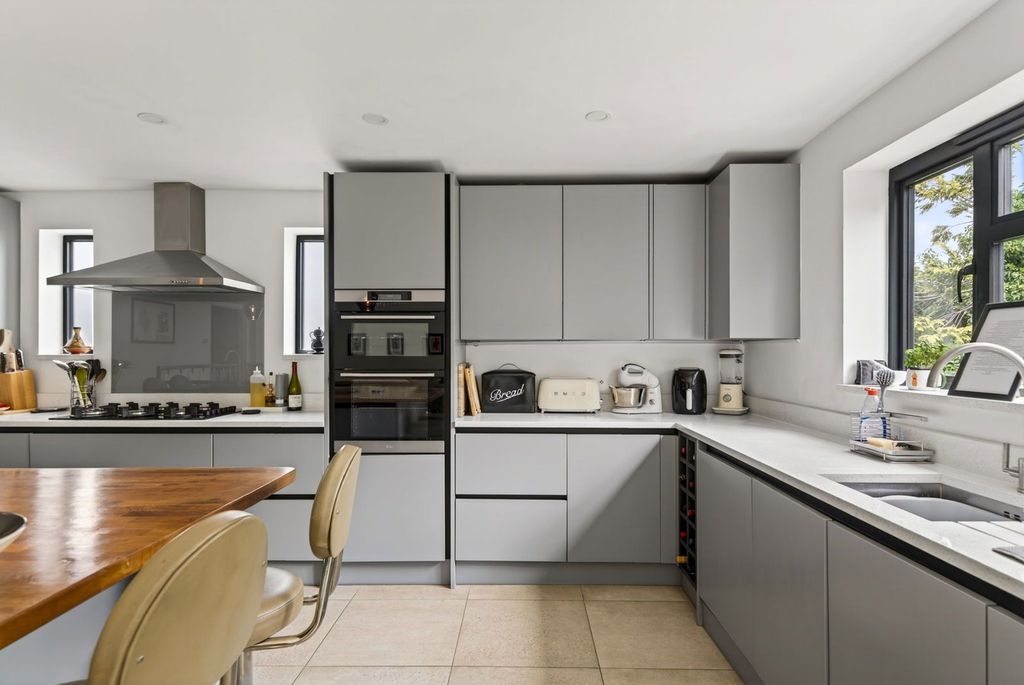 Additional image 11 of 6 bed detached house for saleWalkfield Drive, Epsom KT18