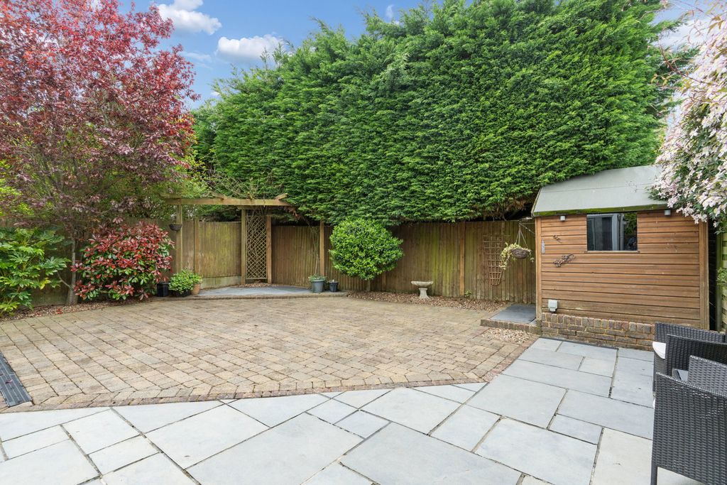Additional image 14 of 3 bed detached house for saleSeamons Close, Dunstable LU6