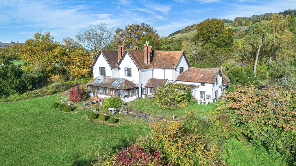 8 bed detached house for saleOld Reigate Road, Betchworth, Surrey RH4