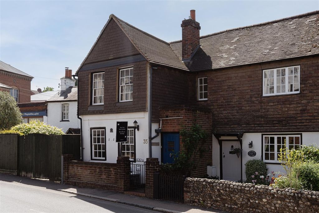 3 bed semi-detached house for saleDene Street, Dorking RH4
