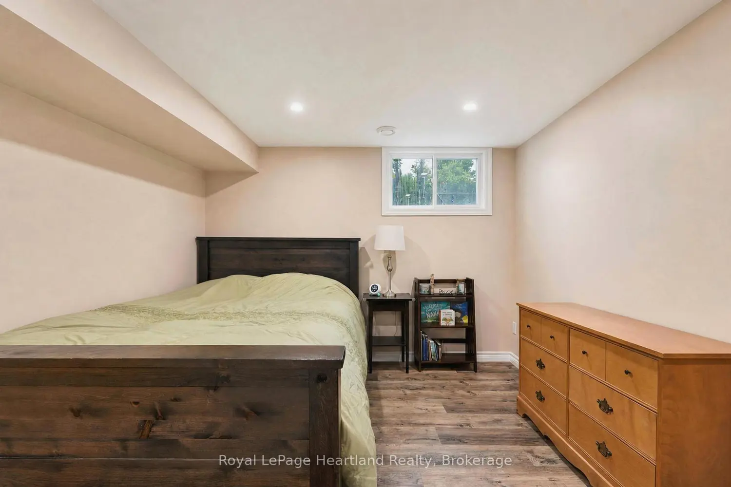 Additional image 12 of 77292 London Road