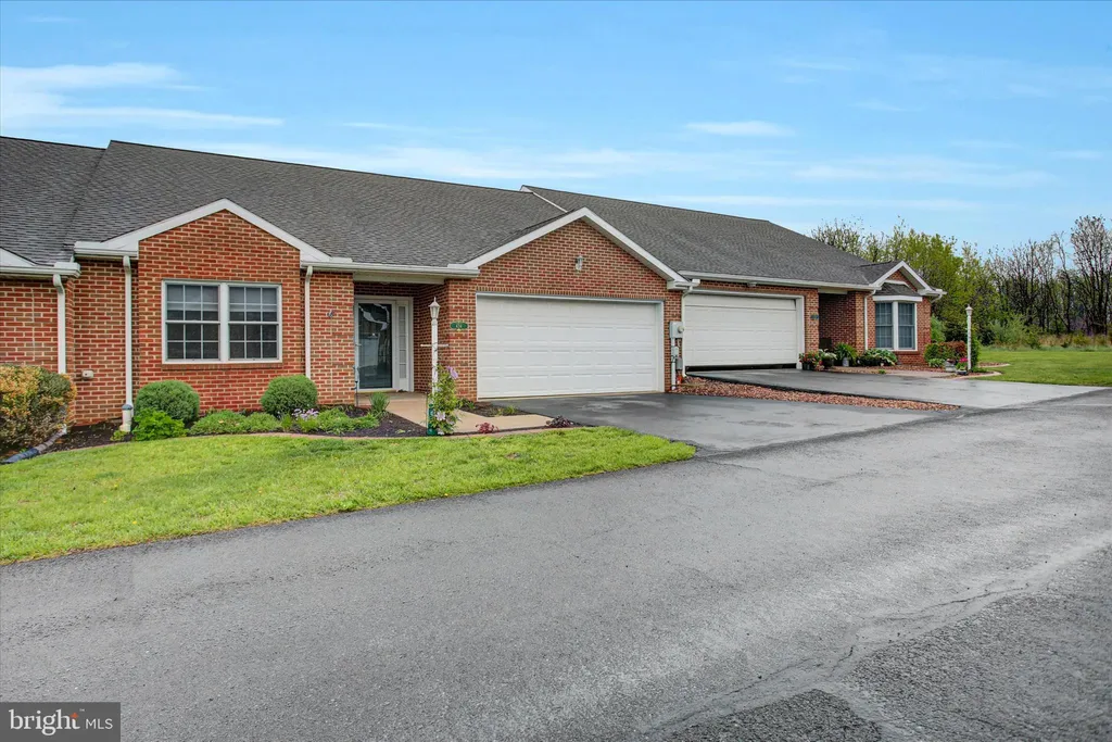 Additional image 3 of 434 Moss Spring Avenue, Greencastle, PA 17225