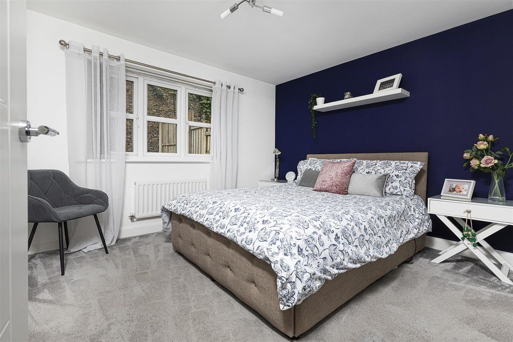Additional image 19 of 2 bed flat for saleTennyson Avenue, Lindley, Huddersfield HD3