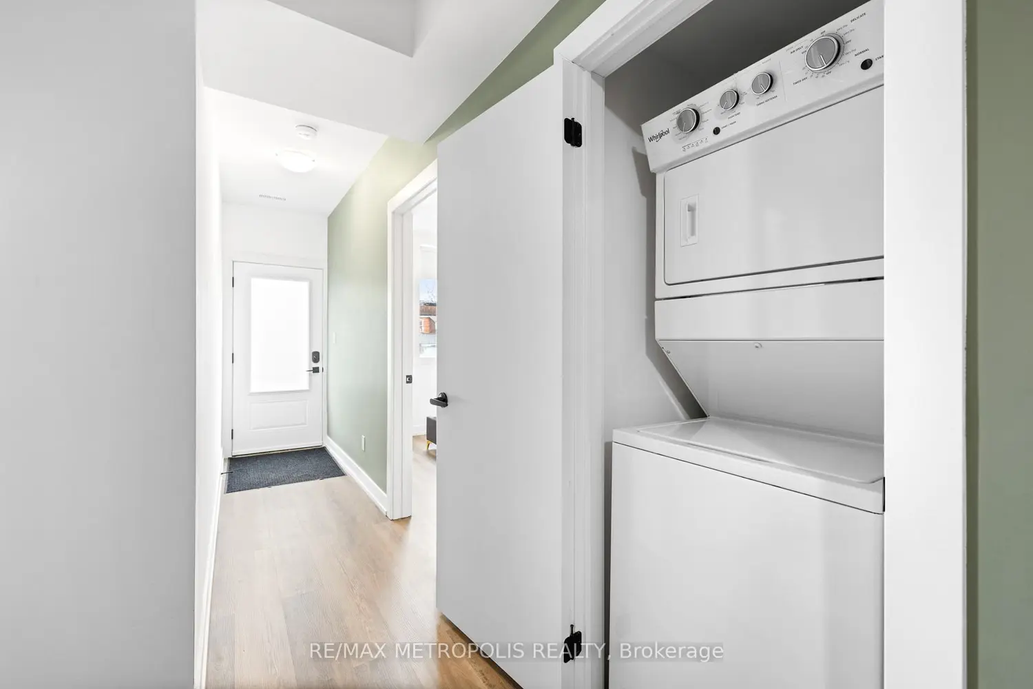 Additional image 10 of 447 Lansdowne Avenue