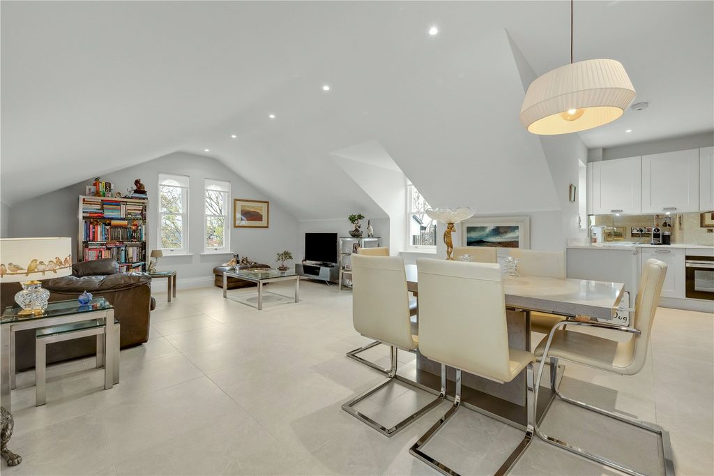 Additional image 4 of 2 bed flat for saleChurch Road, East Molesey, Surrey KT8