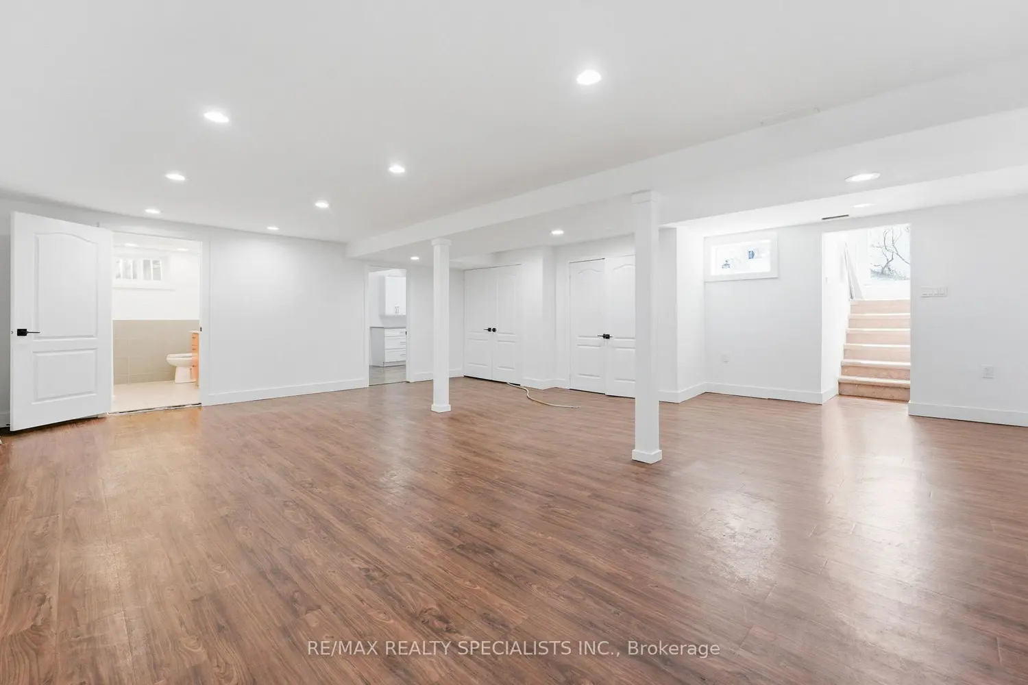 1128 Homewood Drive photo 2