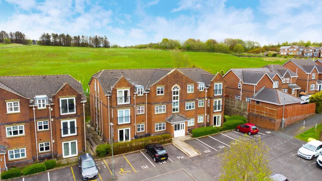 2 bed flat for saleMarsh House Lane, Darwen BB3