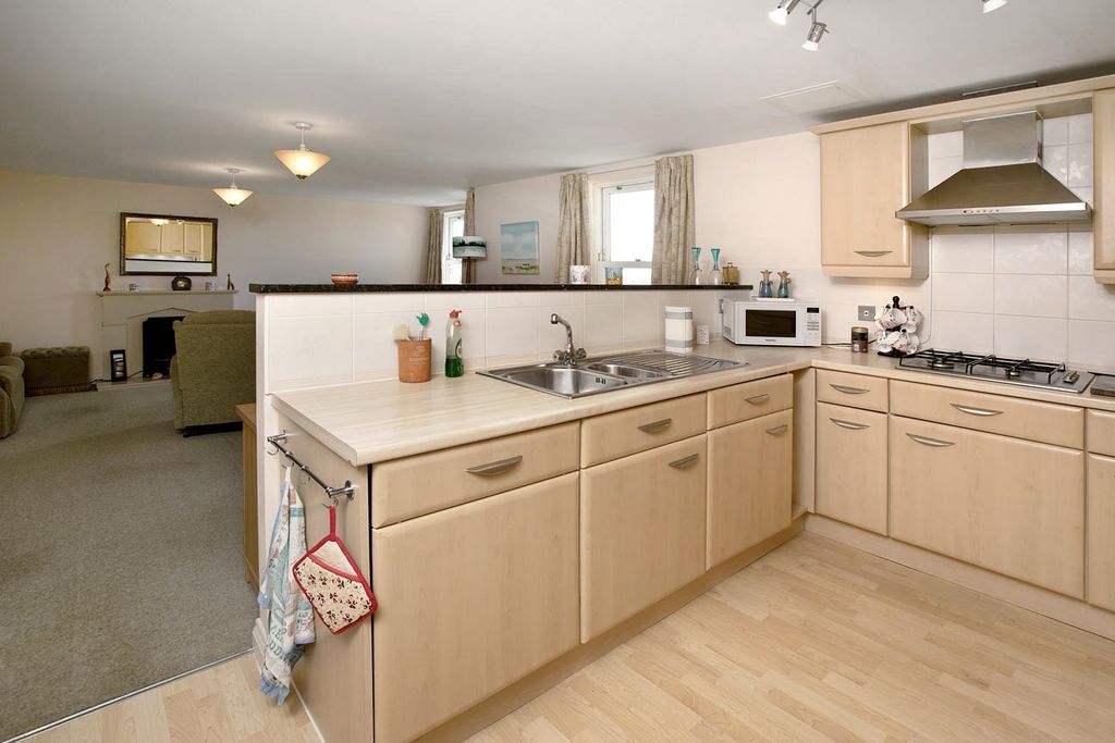 Additional image 6 of 2 bed flat for saleMarine Parade, Dawlish EX7