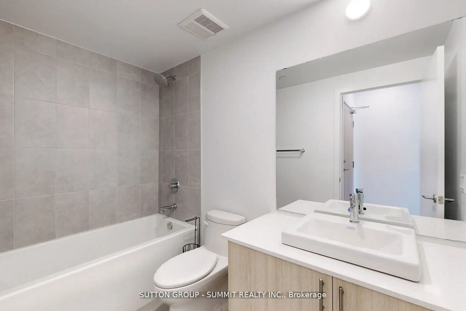 Additional image 15 of 1195 The Queensway Street 801