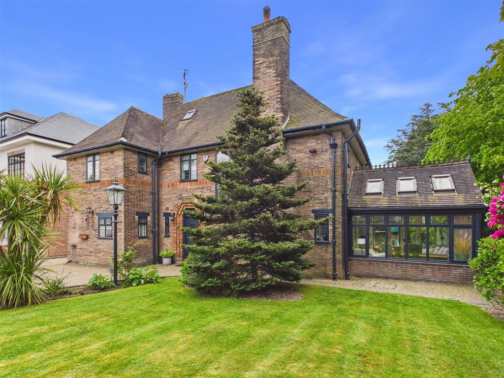 Additional image 11 of 5 bed property for saleNetherways, Park Avenue, Dronfield S18