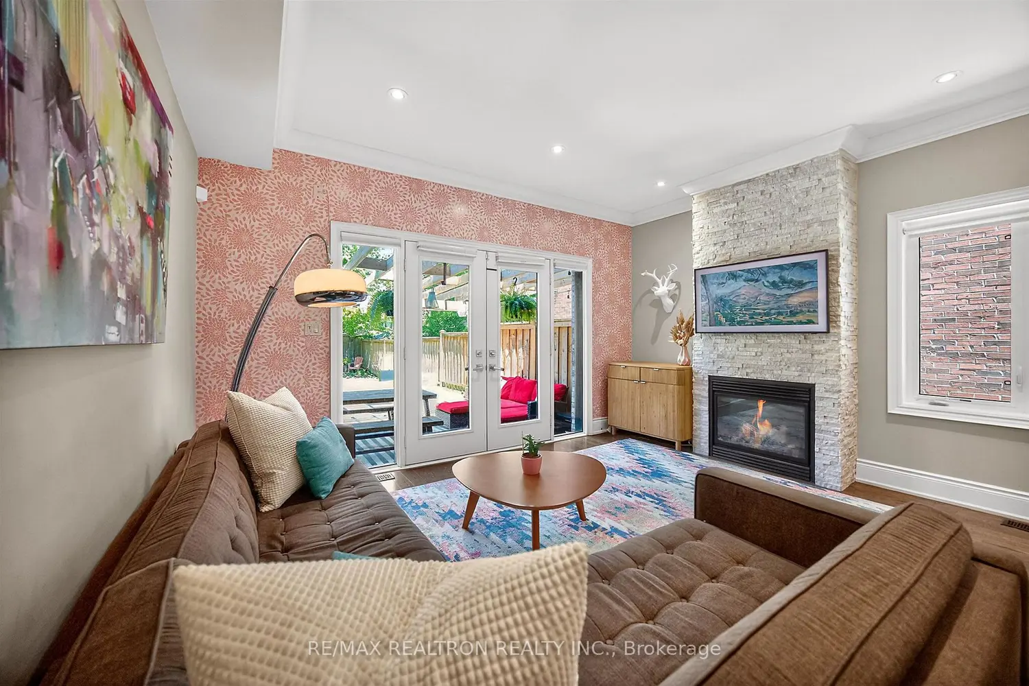 105 Hunt Avenue photo 3