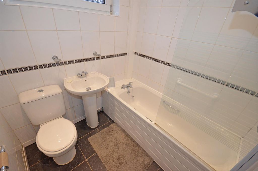 2 bed semi-detached bungalow for saleDryden Close, Dukinfield SK16 photo 5