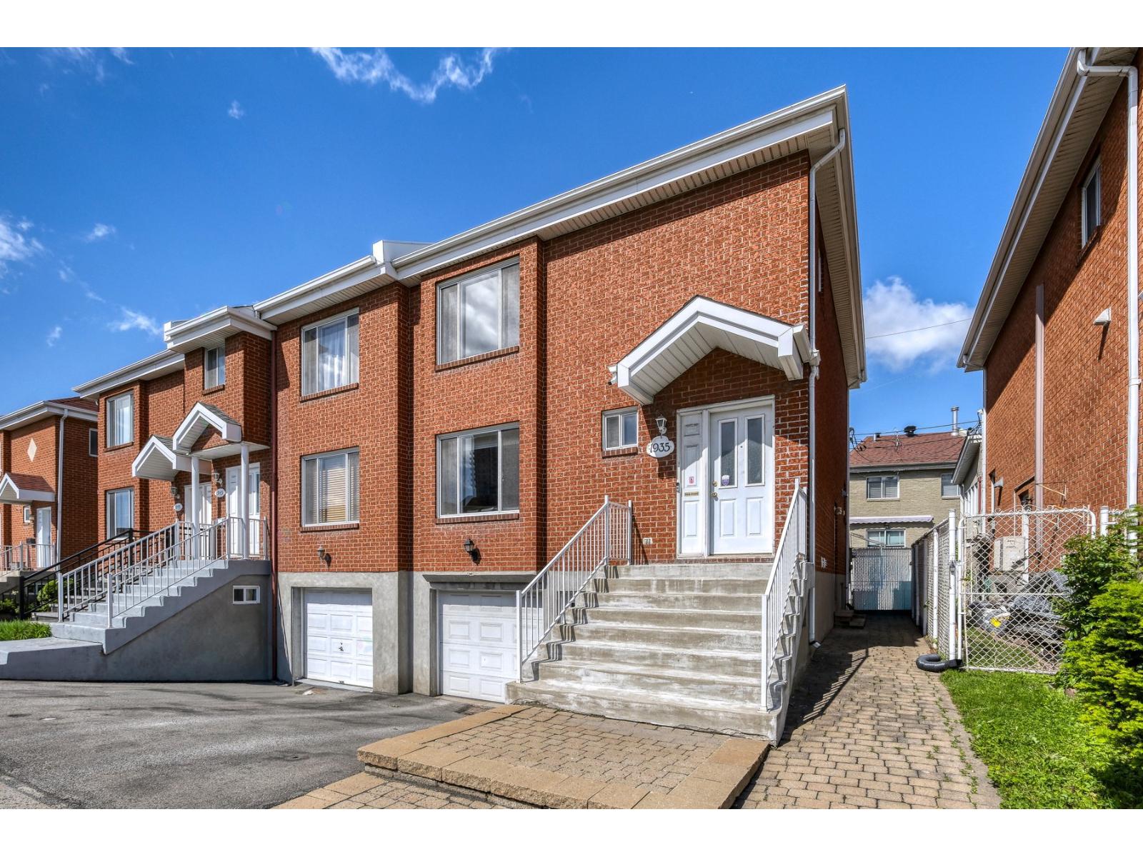 1935 Rue Robertine-Barry
