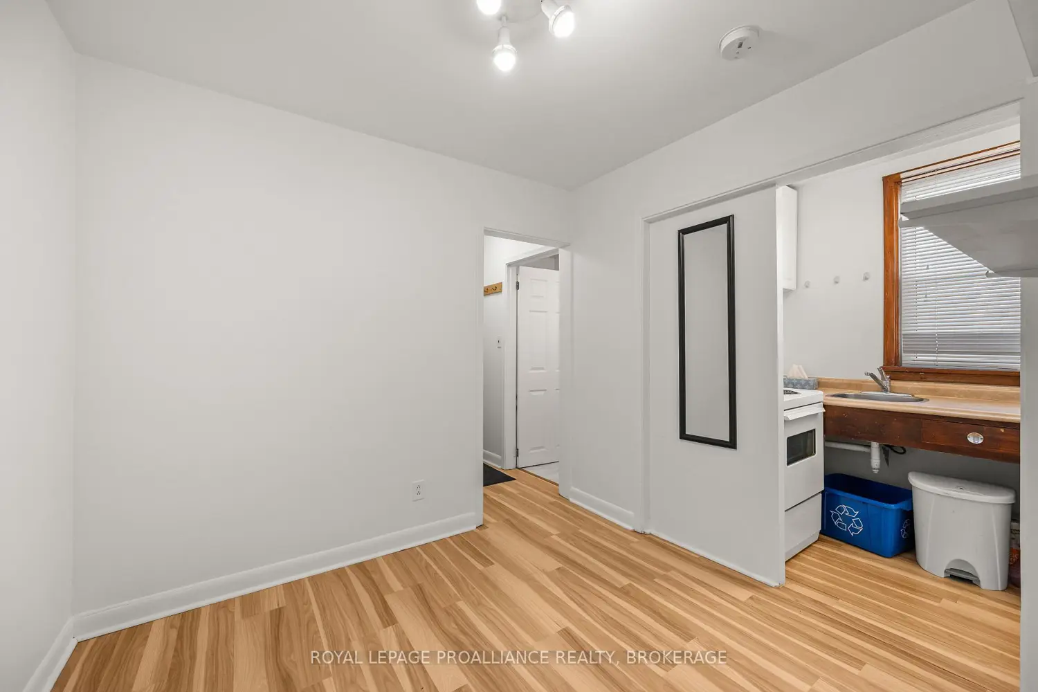 176 Nelson Street photo 5