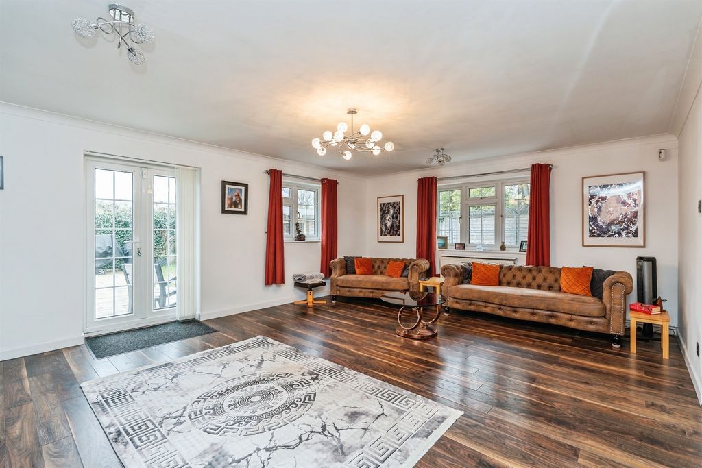 Additional image 2 of 3 bed detached house for saleBroomhill Way, Eastleigh SO50
