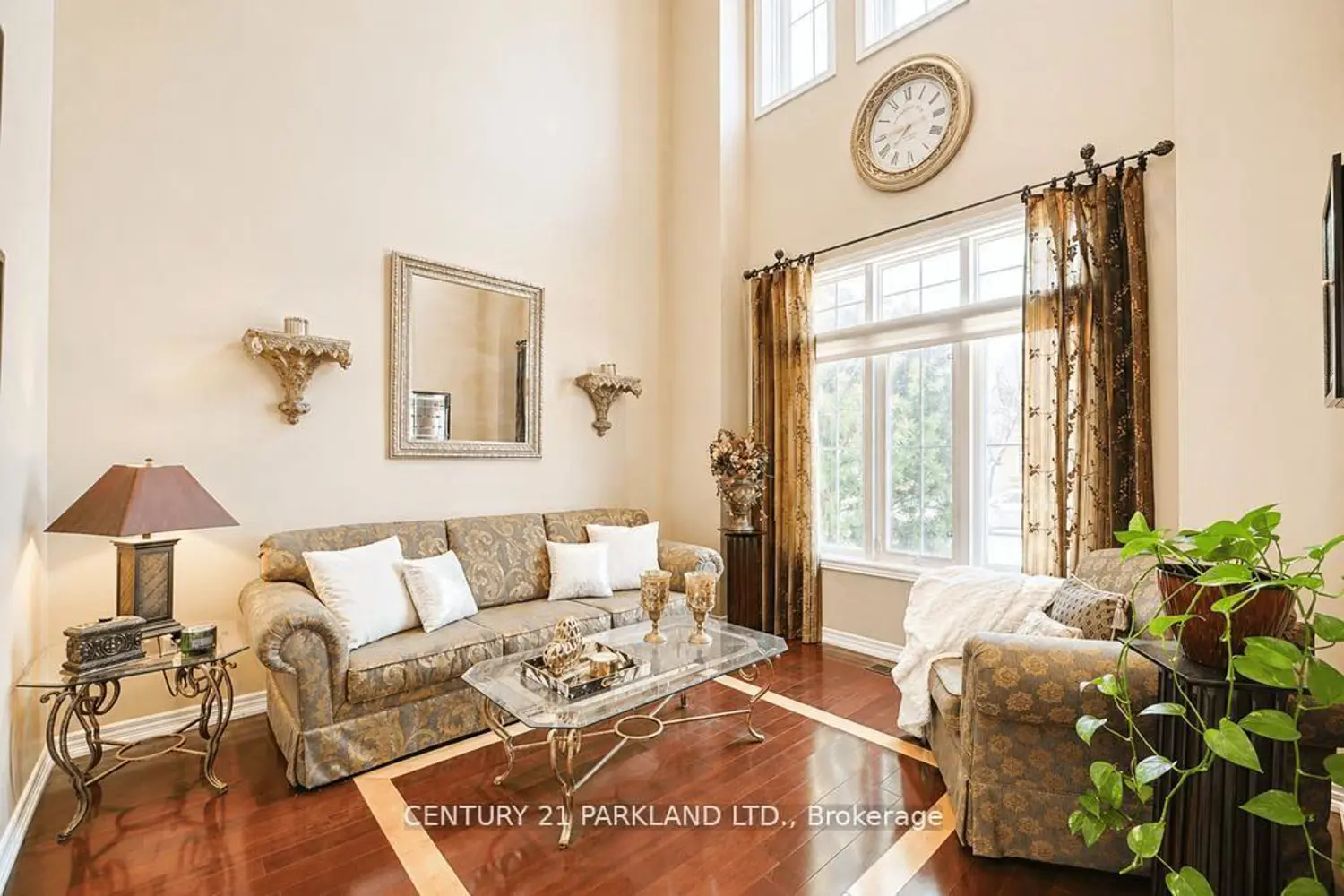 2020 Solar Place photo 2