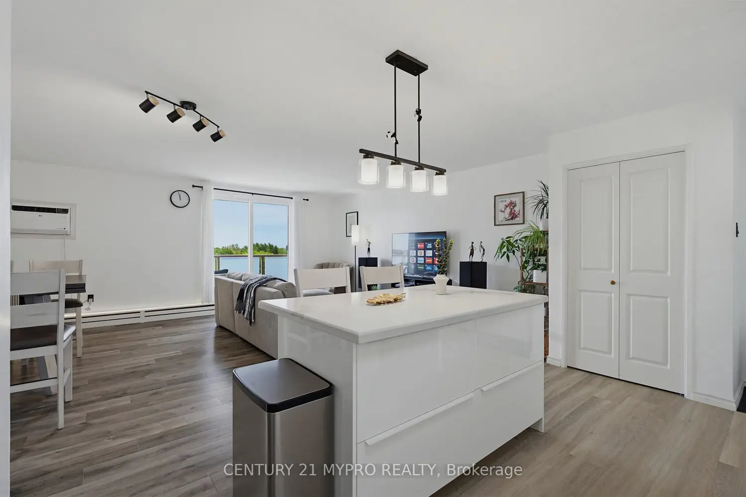 Additional image 4 of 563 Mornington Avenue 708