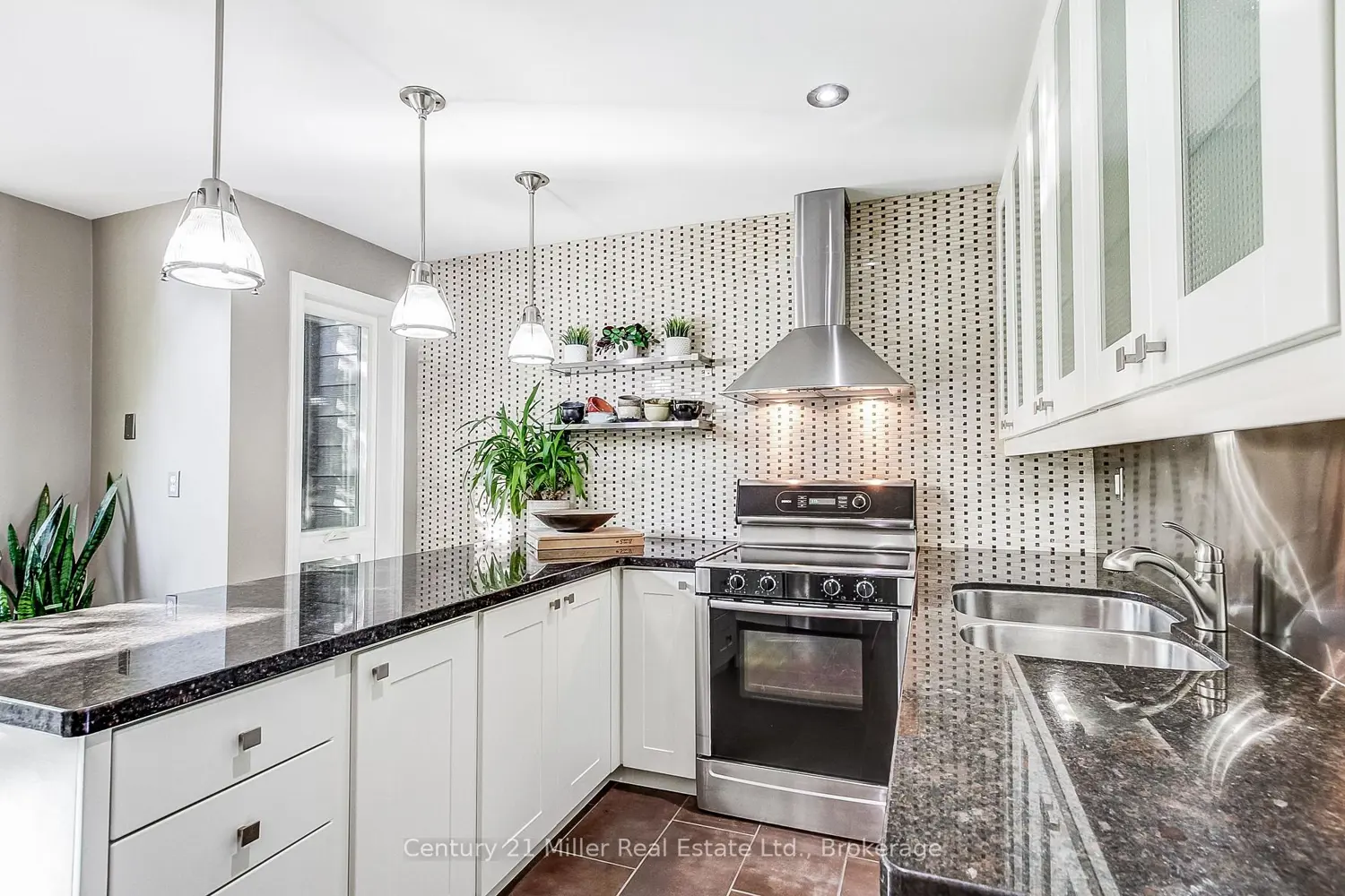 1120 Queens Avenue 9 photo 3