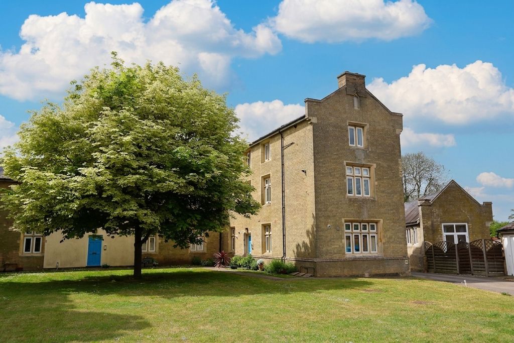 1 bed flat for saleTower Road, Ely CB7
