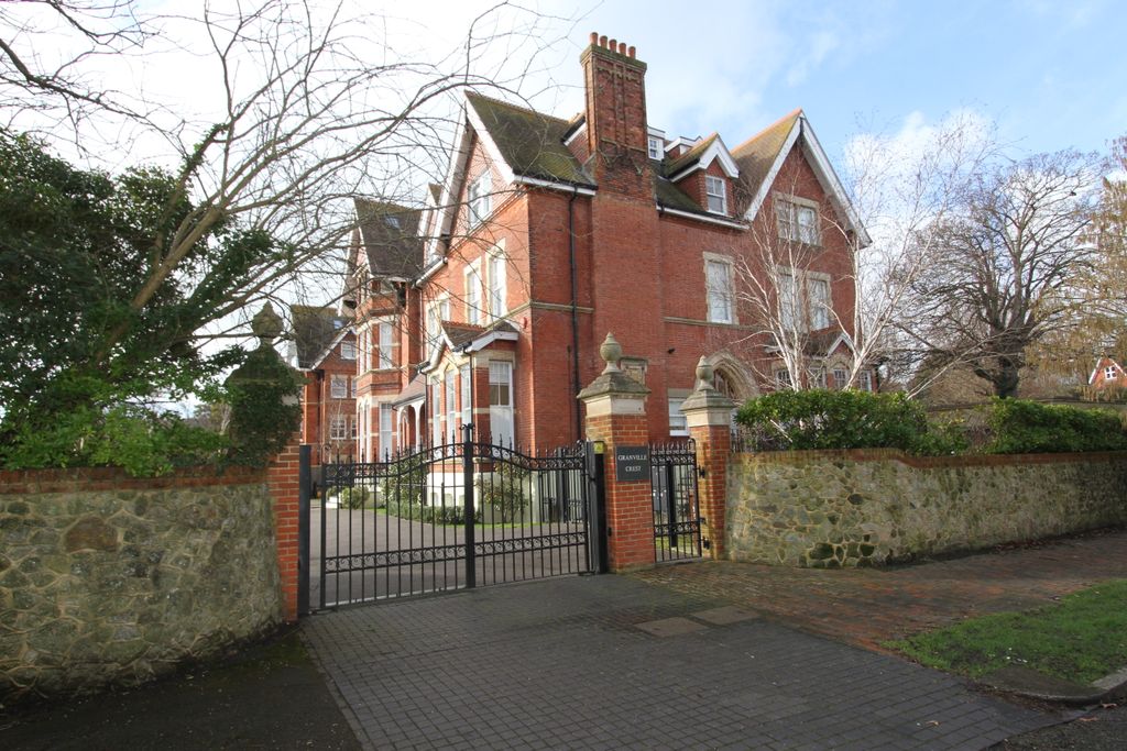 3 bed flat for saleBolsover Road, Eastbourne BN20