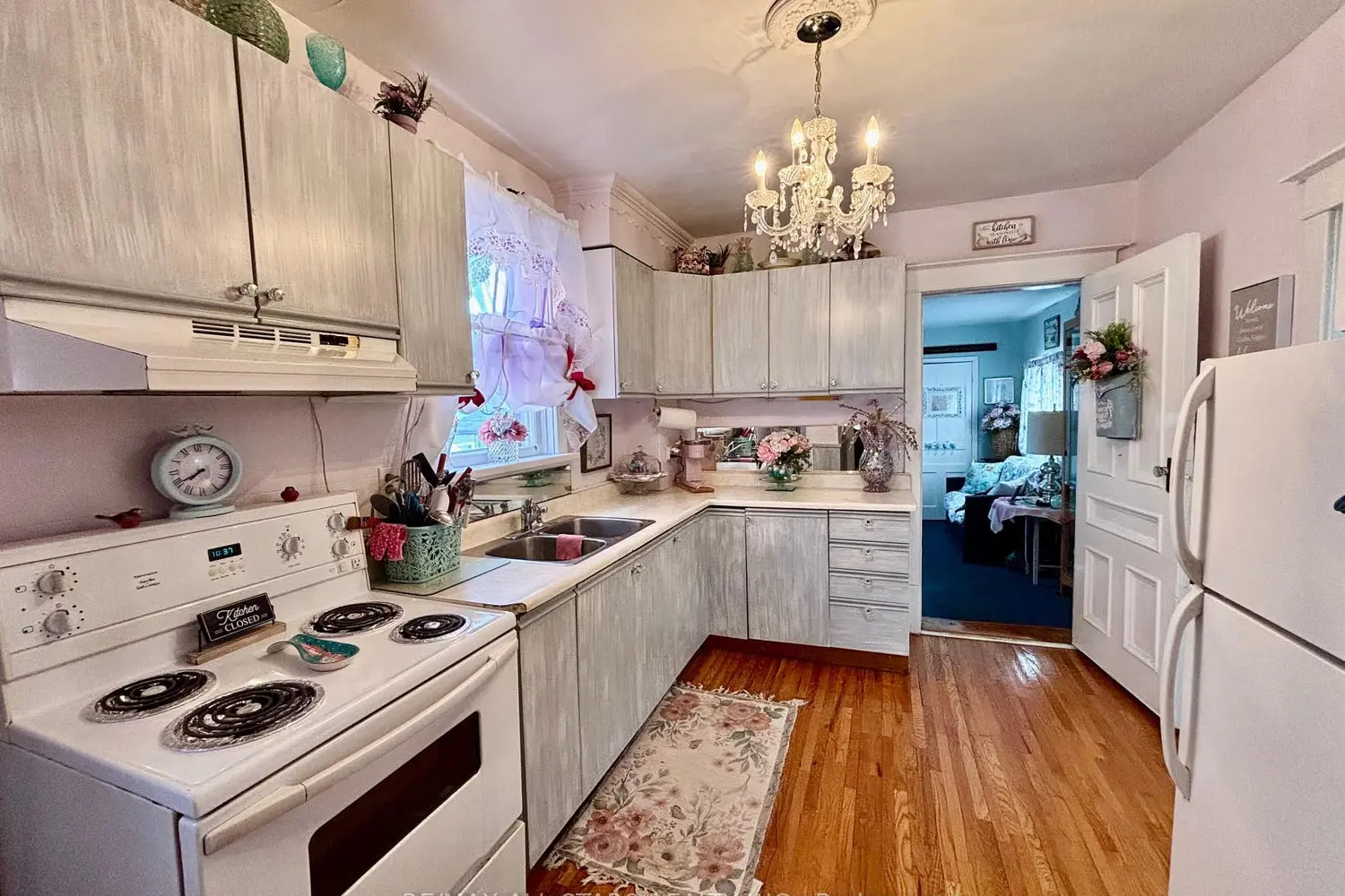 Additional image 7 of 28 Simcoe Street