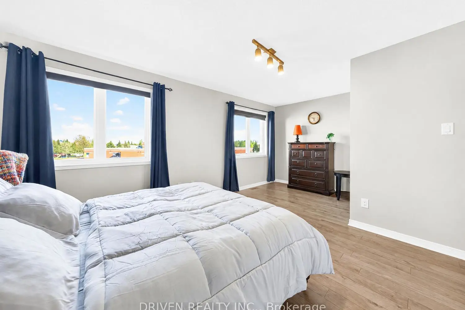 Additional image 9 of 627 Via Campanale Avenue