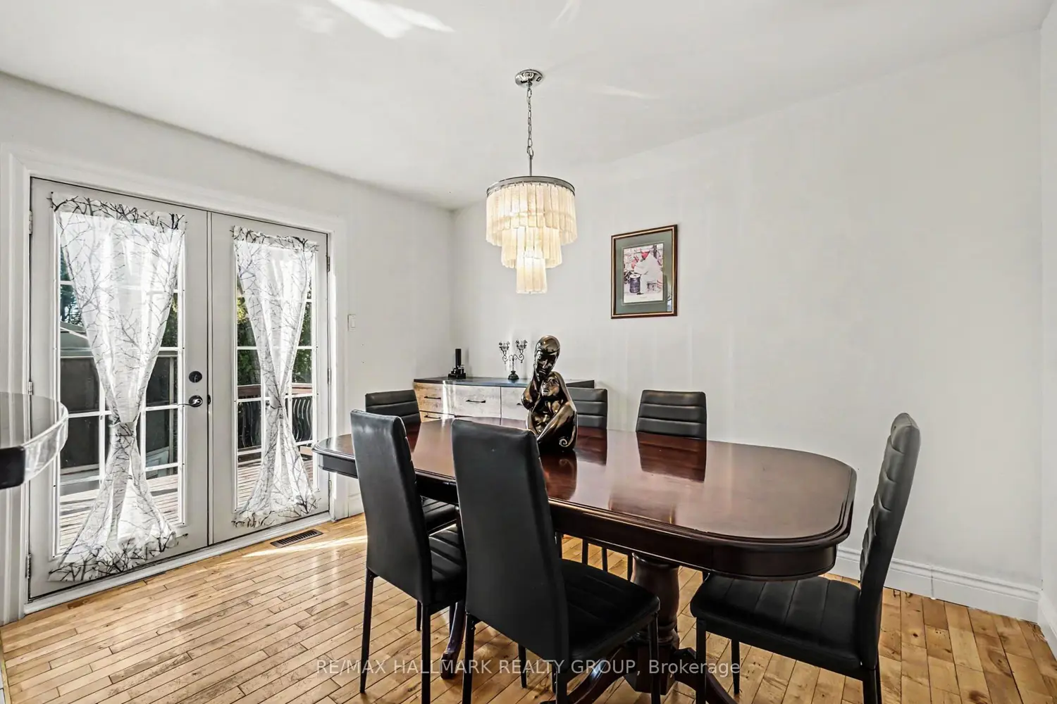 52 Castlebeau Street photo 3